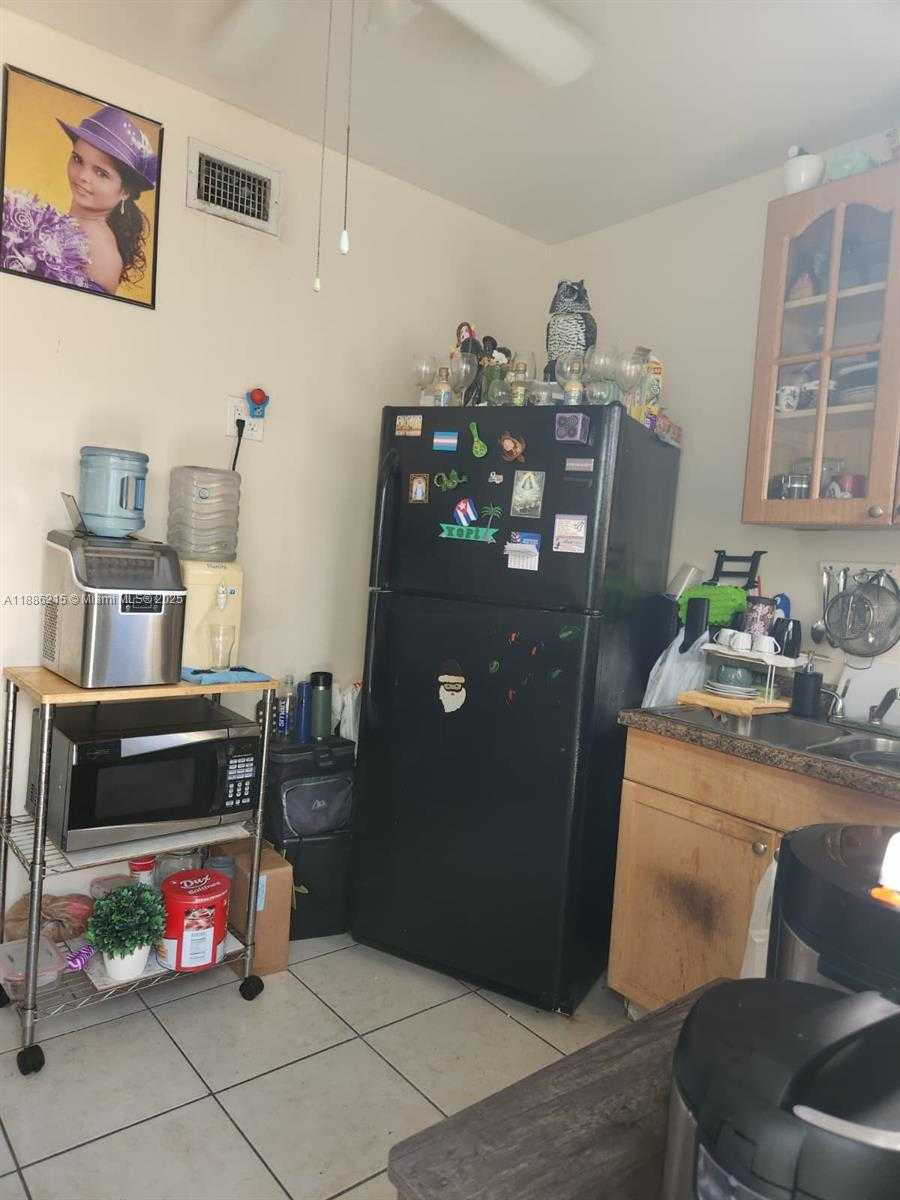 Small Image of 614 EAST 56TH ST, Hialeah Number 32
