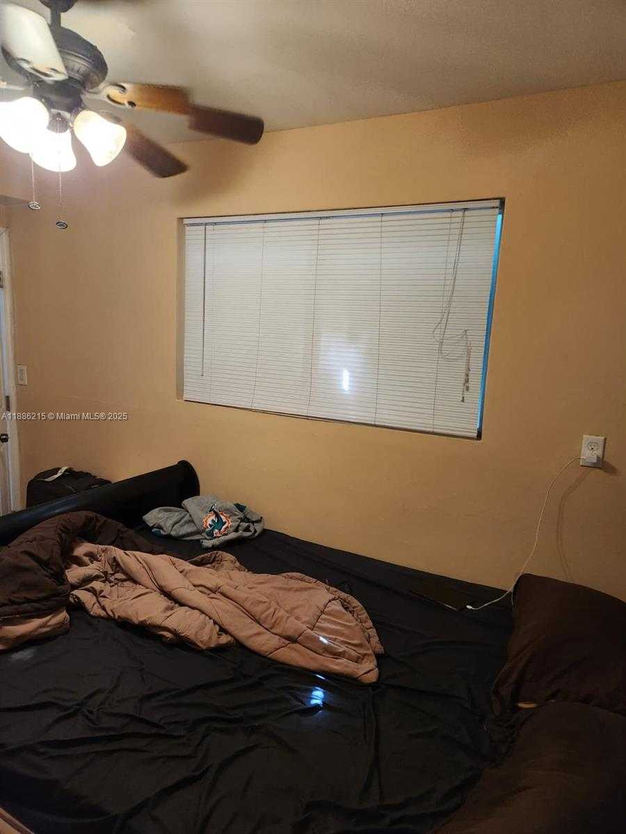 Small Image of 614 EAST 56TH ST, Hialeah Number 33