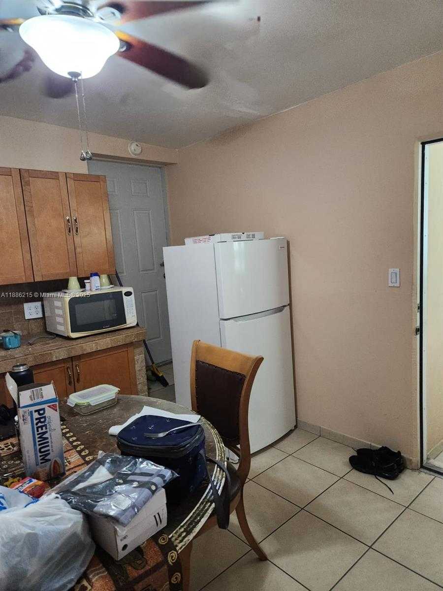 Small Image of 614 EAST 56TH ST, Hialeah Number 40