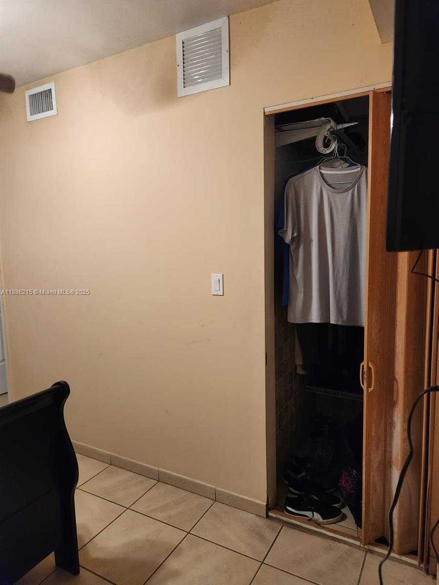 Small Image of 614 EAST 56TH ST, Hialeah Number 42