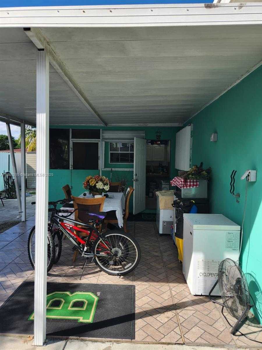 Small Image of 614 EAST 56TH ST, Hialeah Number 44