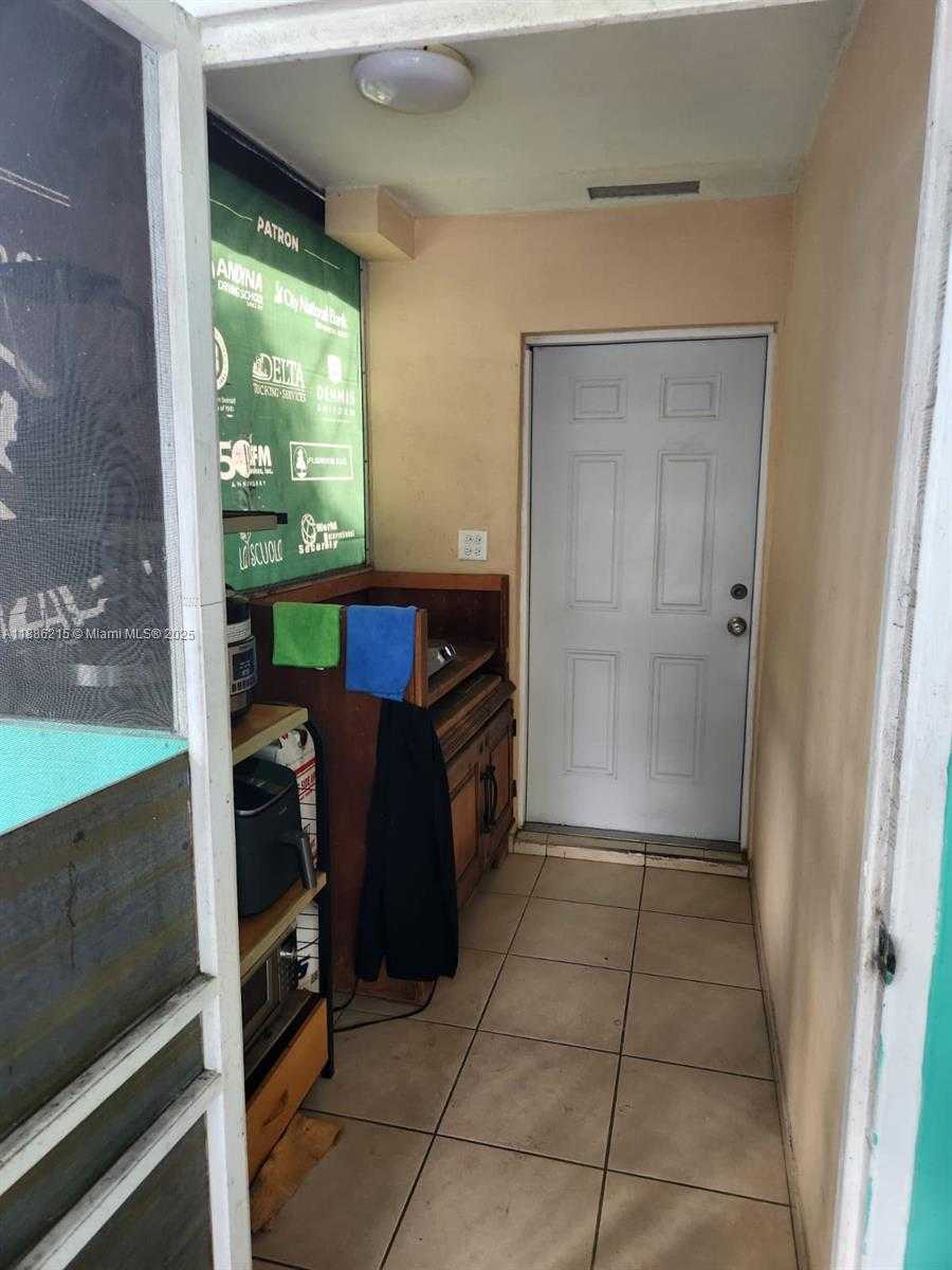 Small Image of 614 EAST 56TH ST, Hialeah Number 46