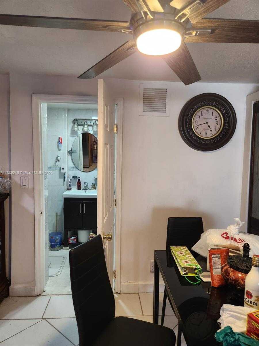 Small Image of 614 EAST 56TH ST, Hialeah Number 48