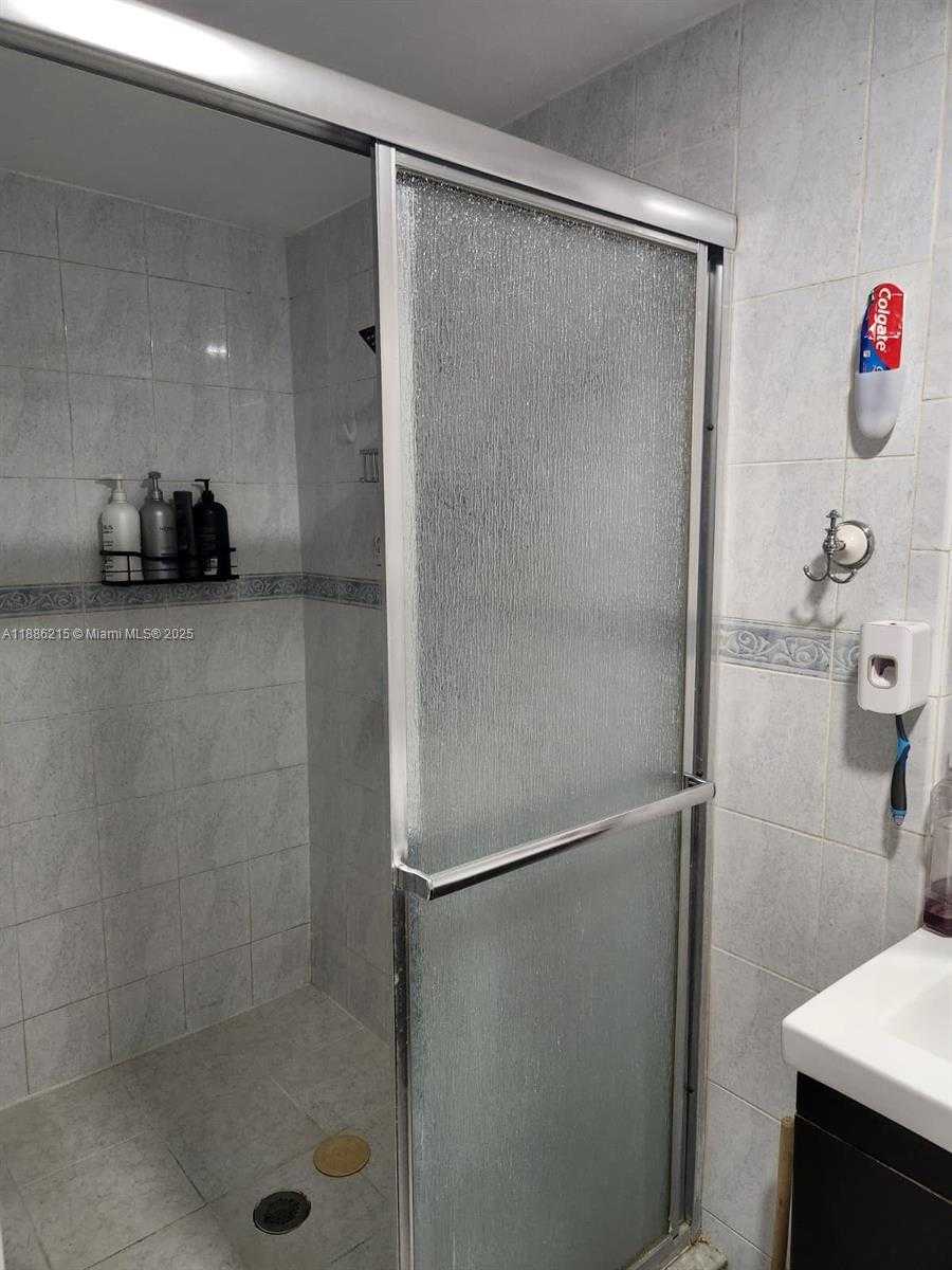 Small Image of 614 EAST 56TH ST, Hialeah Number 49