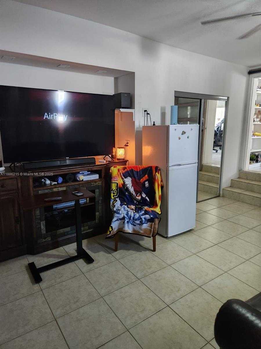Small Image of 614 EAST 56TH ST, Hialeah Number 54
