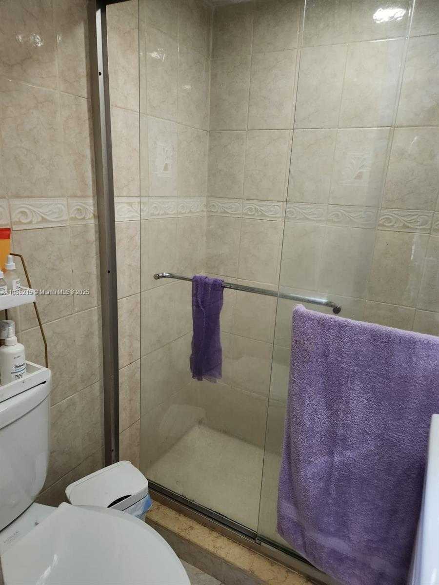 Small Image of 614 EAST 56TH ST, Hialeah Number 59