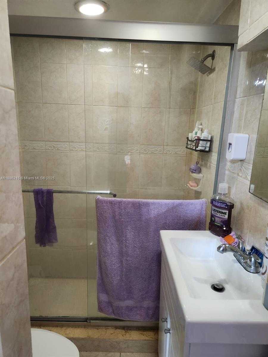 Small Image of 614 EAST 56TH ST, Hialeah Number 60