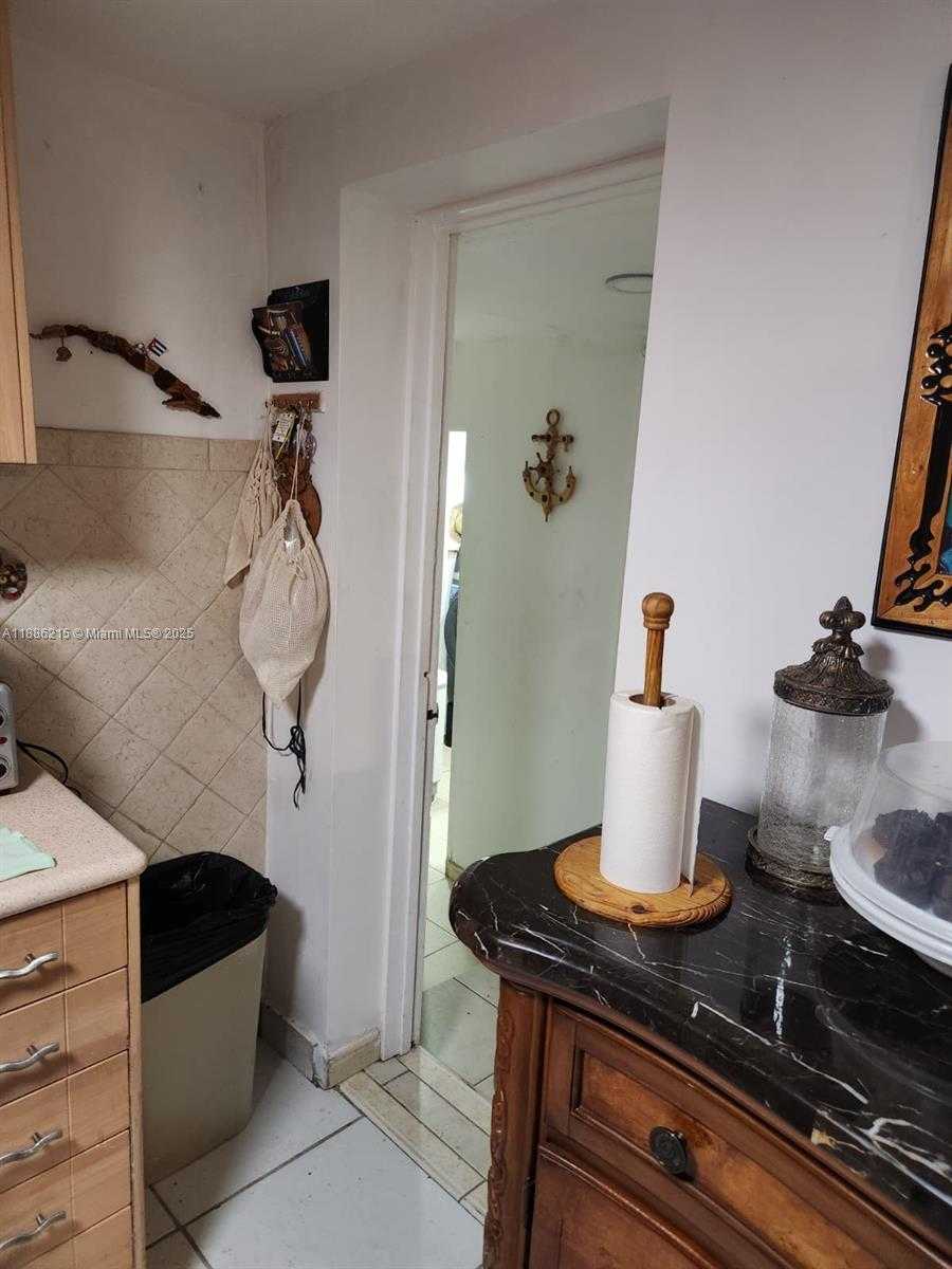 Small Image of 614 EAST 56TH ST, Hialeah Number 67