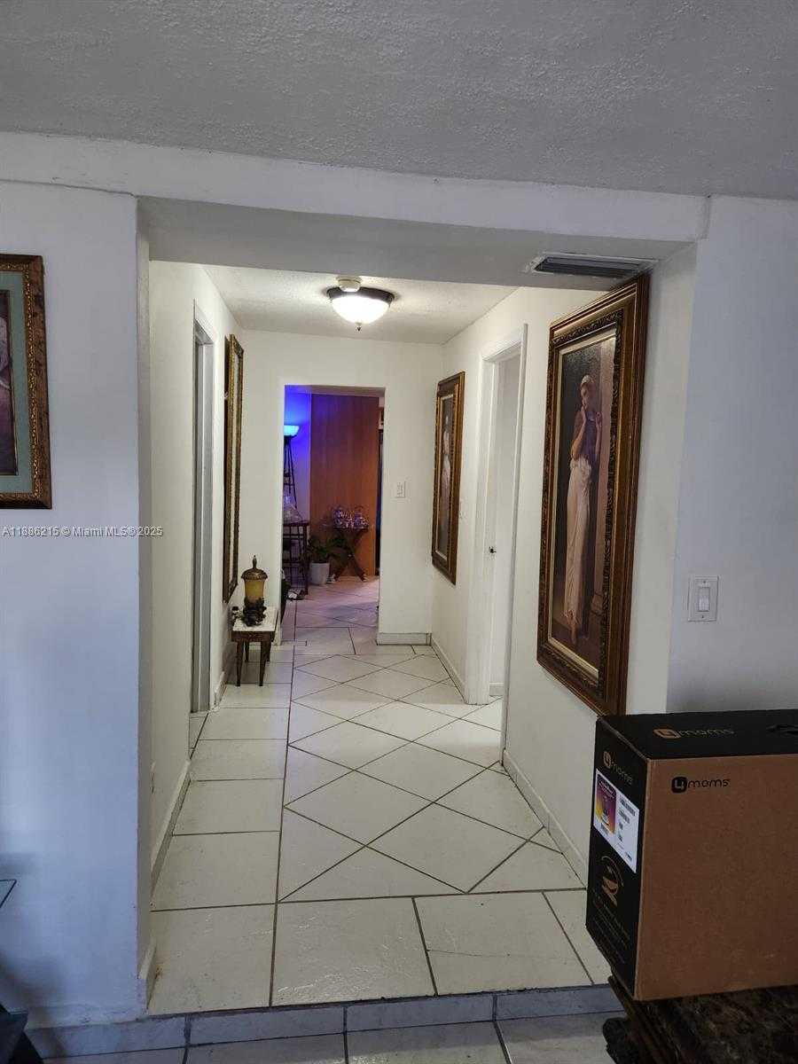 Small Image of 614 EAST 56TH ST, Hialeah Number 7