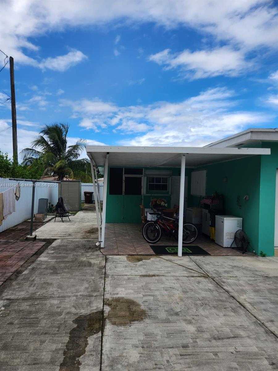 Small Image of 614 EAST 56TH ST, Hialeah Number 74