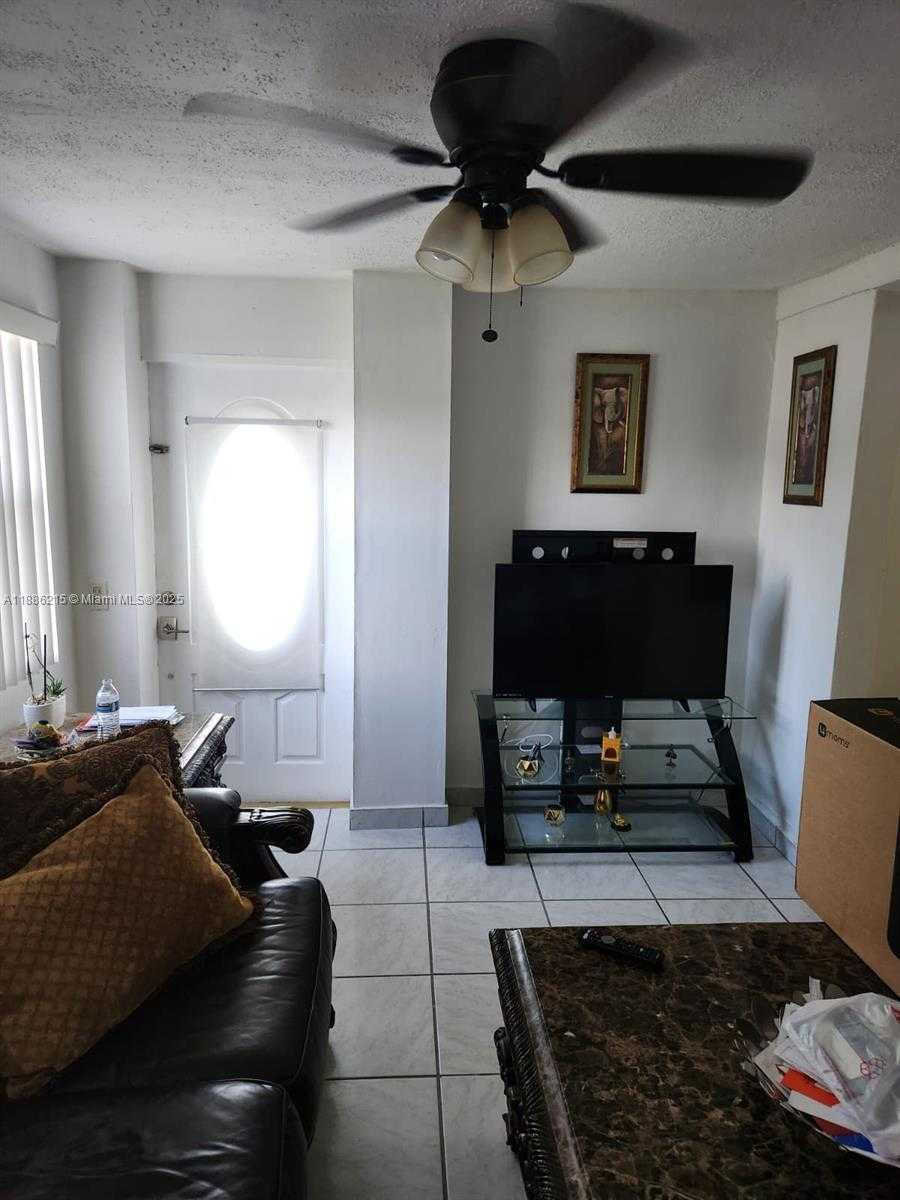 Small Image of 614 EAST 56TH ST, Hialeah Number 8