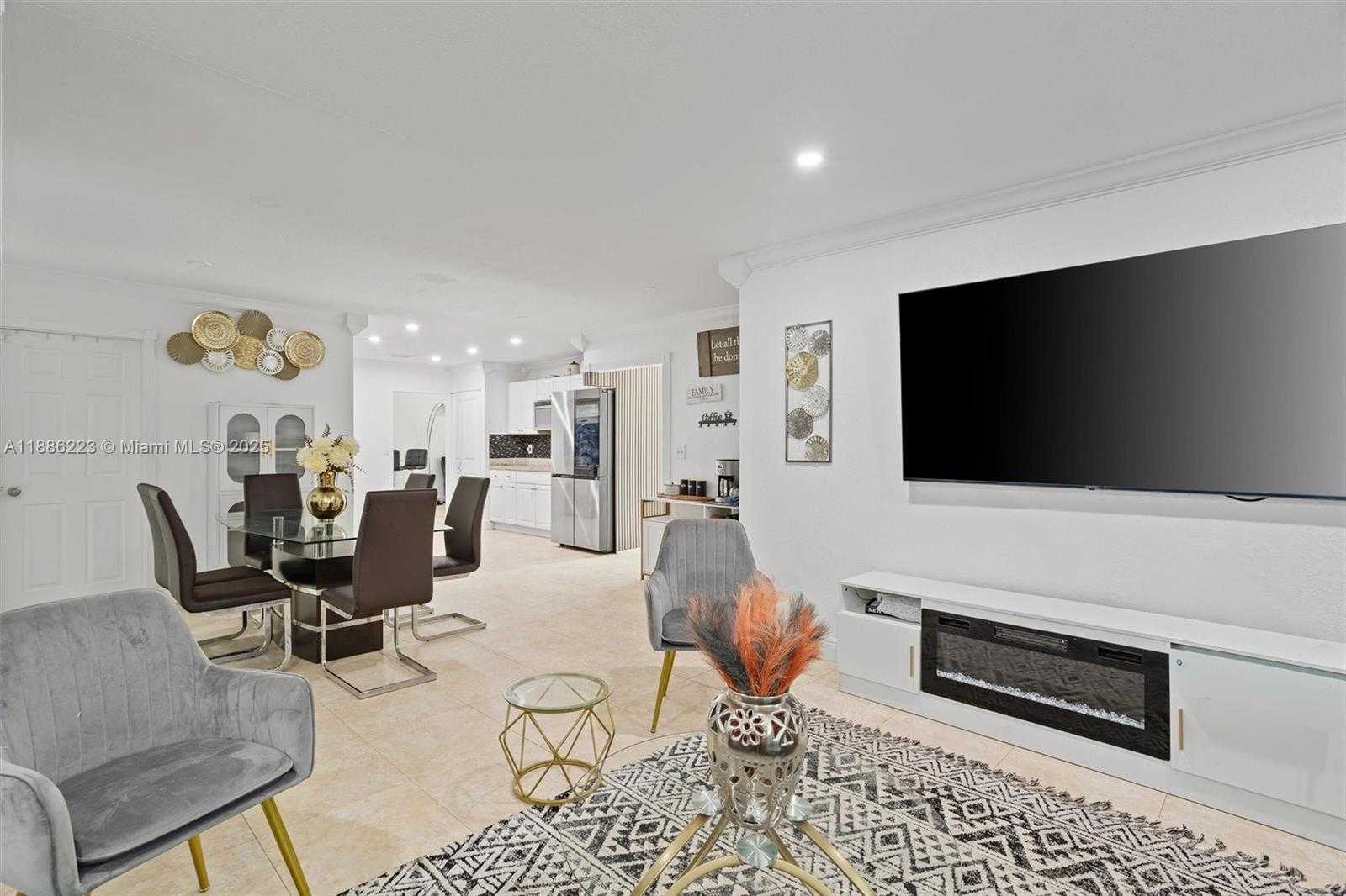Small Image of 1695 NORTH BLUEBIRD LN, Homestead Number 13