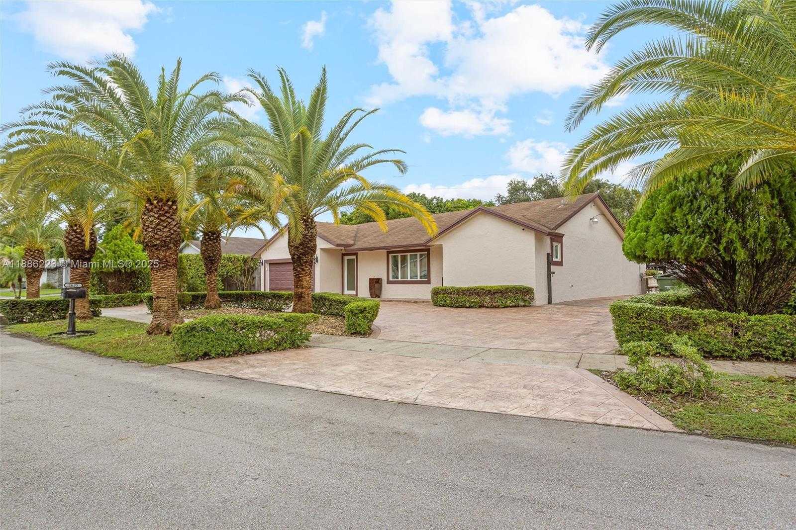 Small Image of 1695 NORTH BLUEBIRD LN, Homestead Number 2