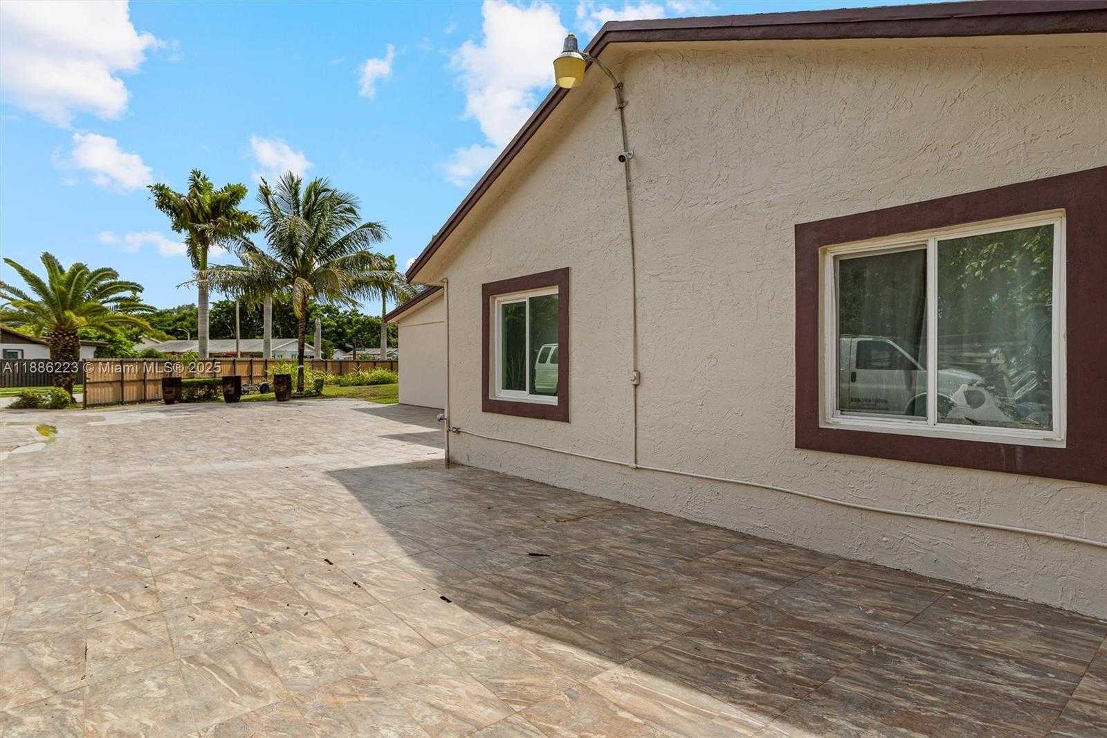 Small Image of 1695 NORTH BLUEBIRD LN, Homestead Number 29