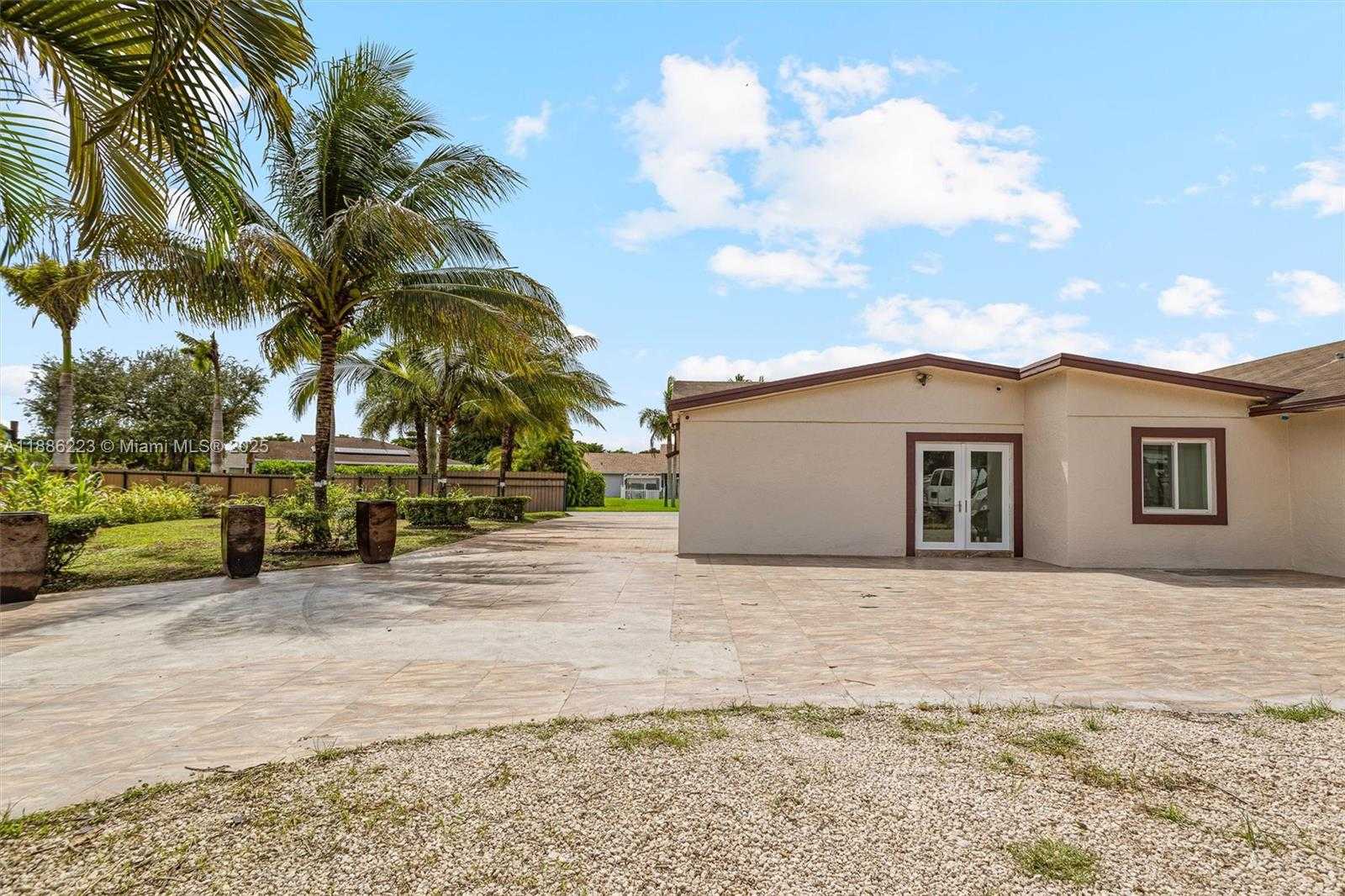Small Image of 1695 NORTH BLUEBIRD LN, Homestead Number 30