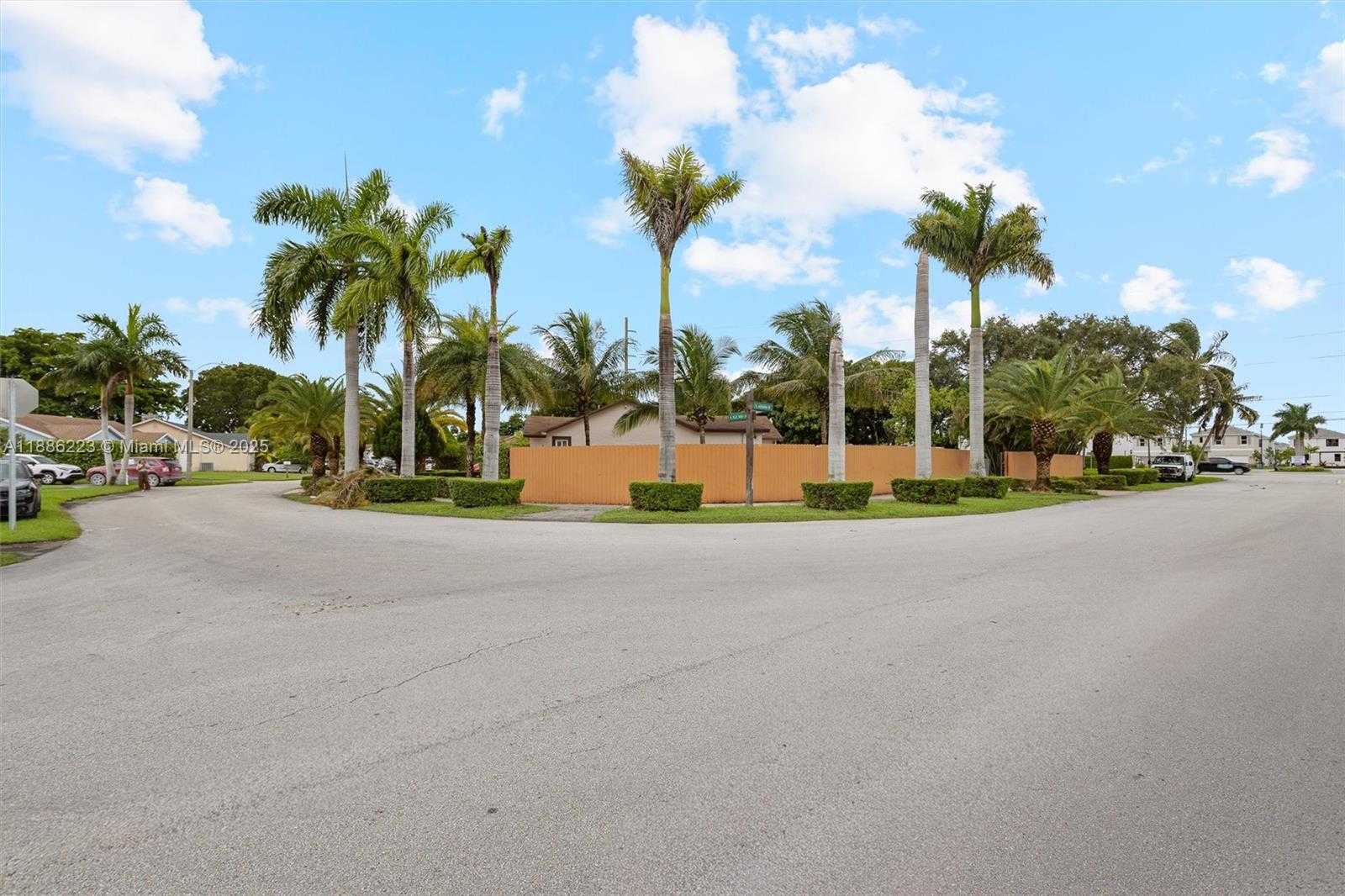 Small Image of 1695 NORTH BLUEBIRD LN, Homestead Number 5
