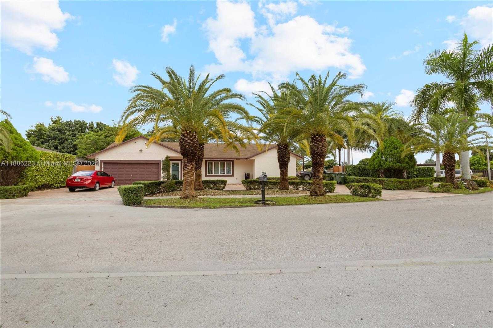 Small Image of 1695 NORTH BLUEBIRD LN, Homestead Number 7