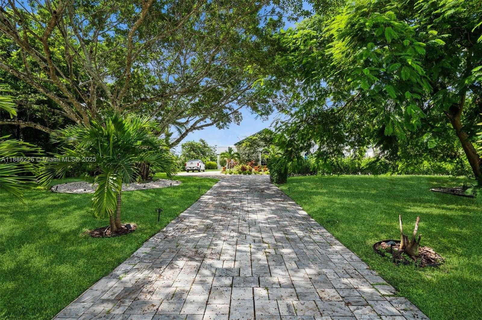 Small Image of 8728 EAST WENDY LN E, West Palm Beach Number 2