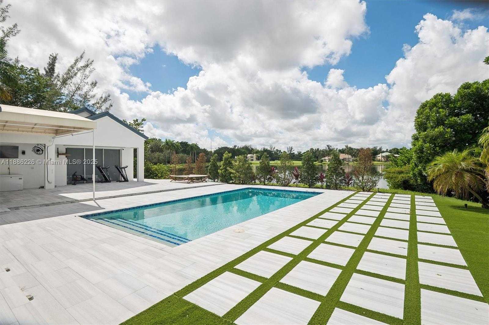 Small Image of 8728 EAST WENDY LN E, West Palm Beach Number 23