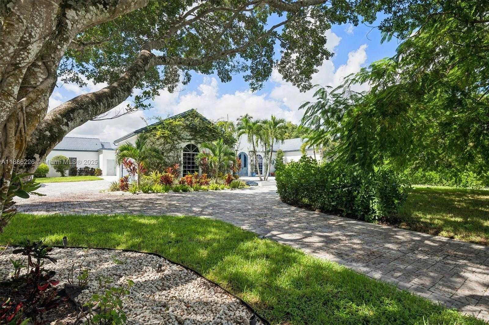 Small Image of 8728 EAST WENDY LN E, West Palm Beach Number 3