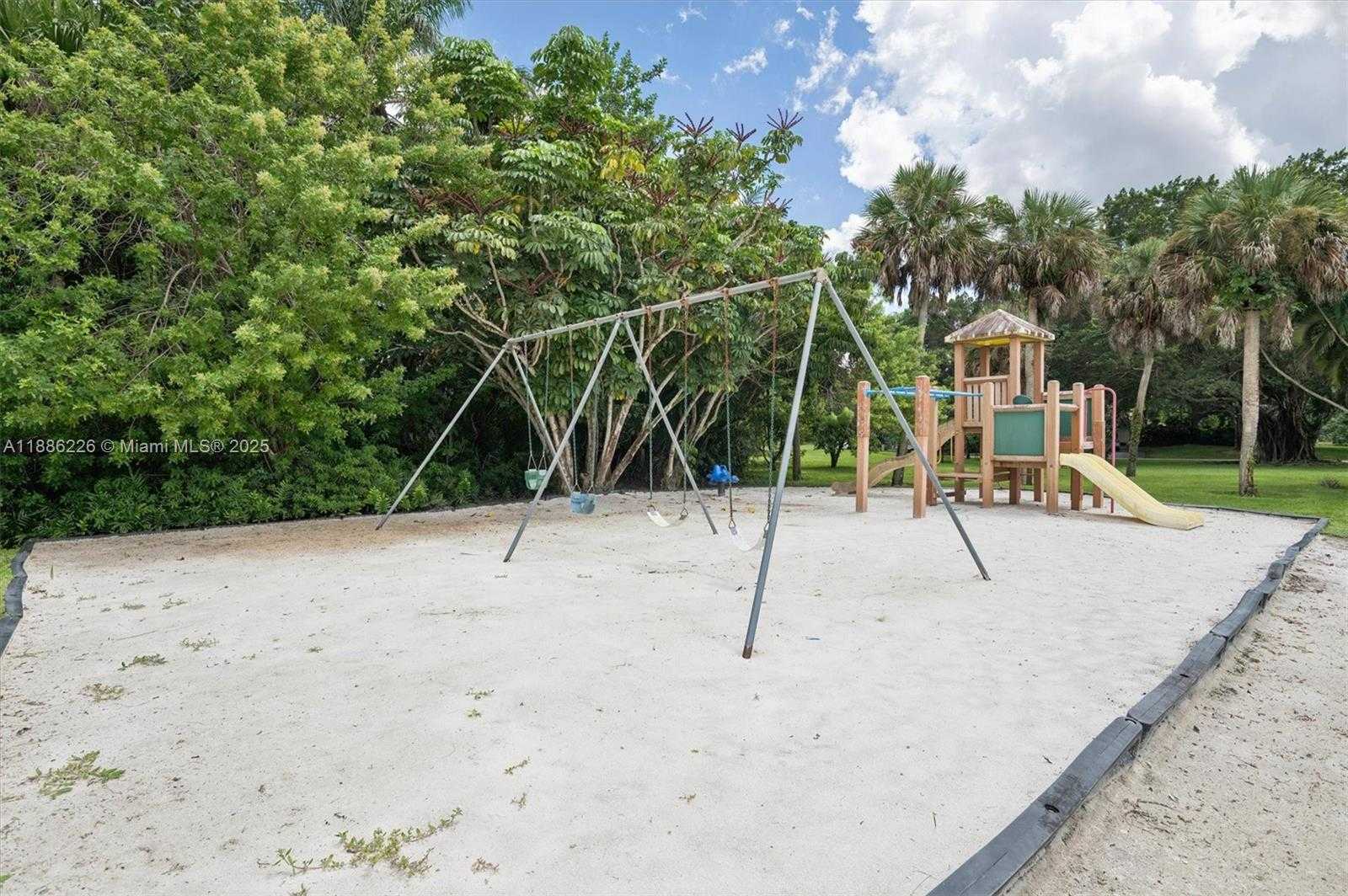 Small Image of 8728 EAST WENDY LN E, West Palm Beach Number 34