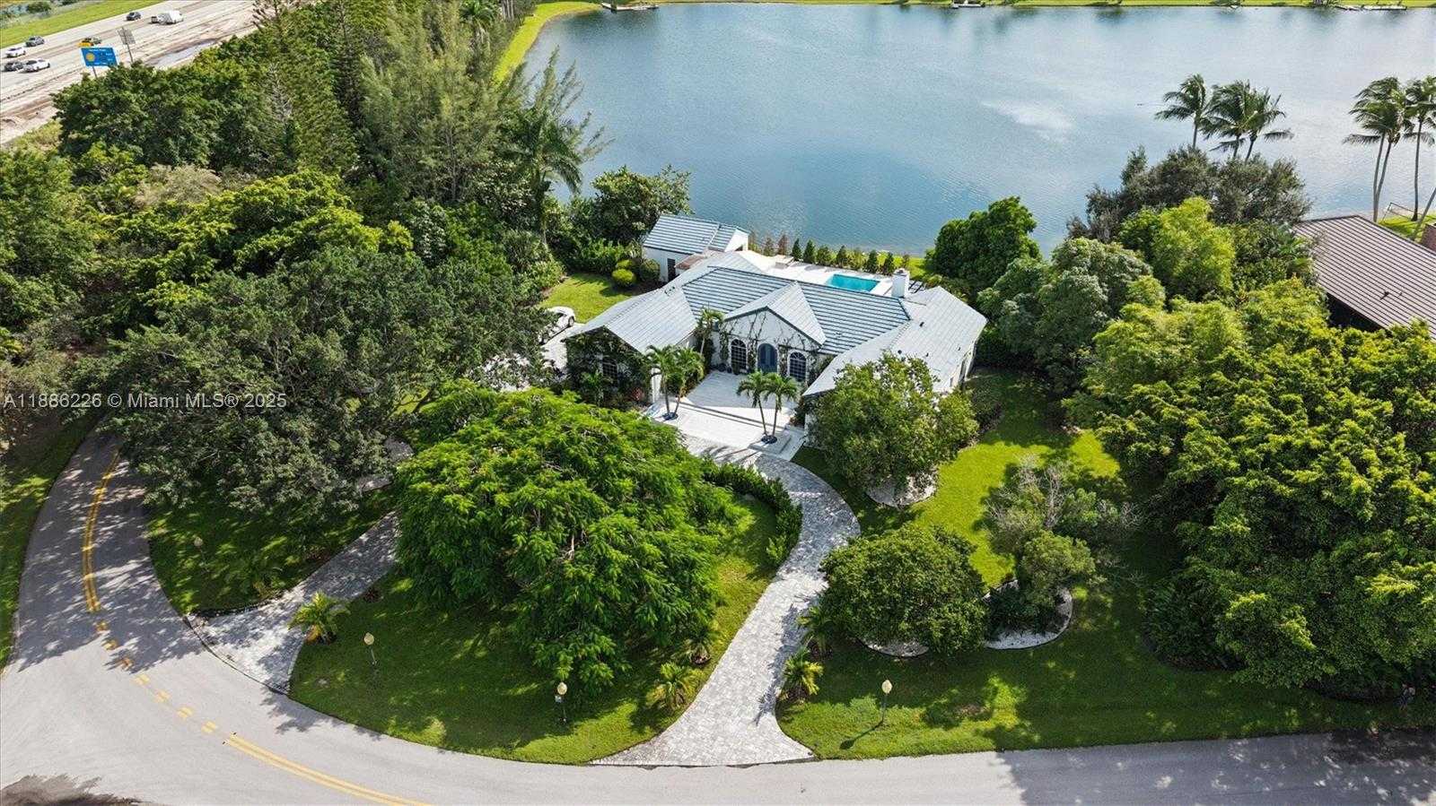 Small Image of 8728 EAST WENDY LN E, West Palm Beach Number 37