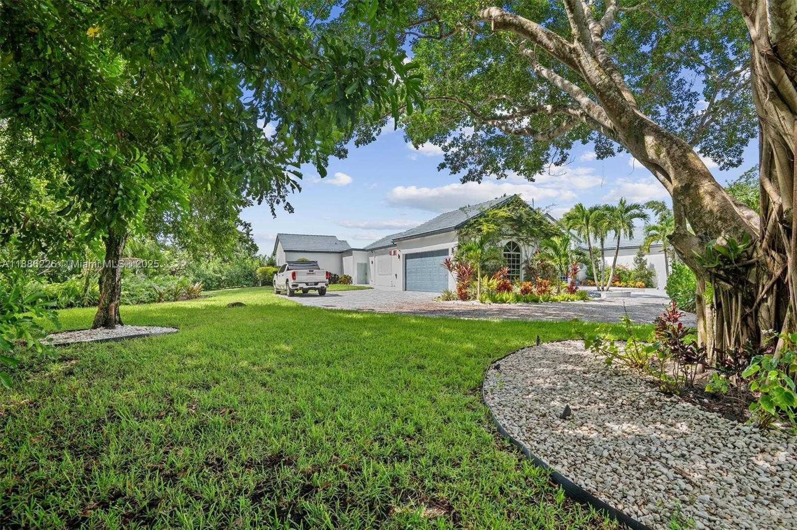 Small Image of 8728 EAST WENDY LN E, West Palm Beach Number 4