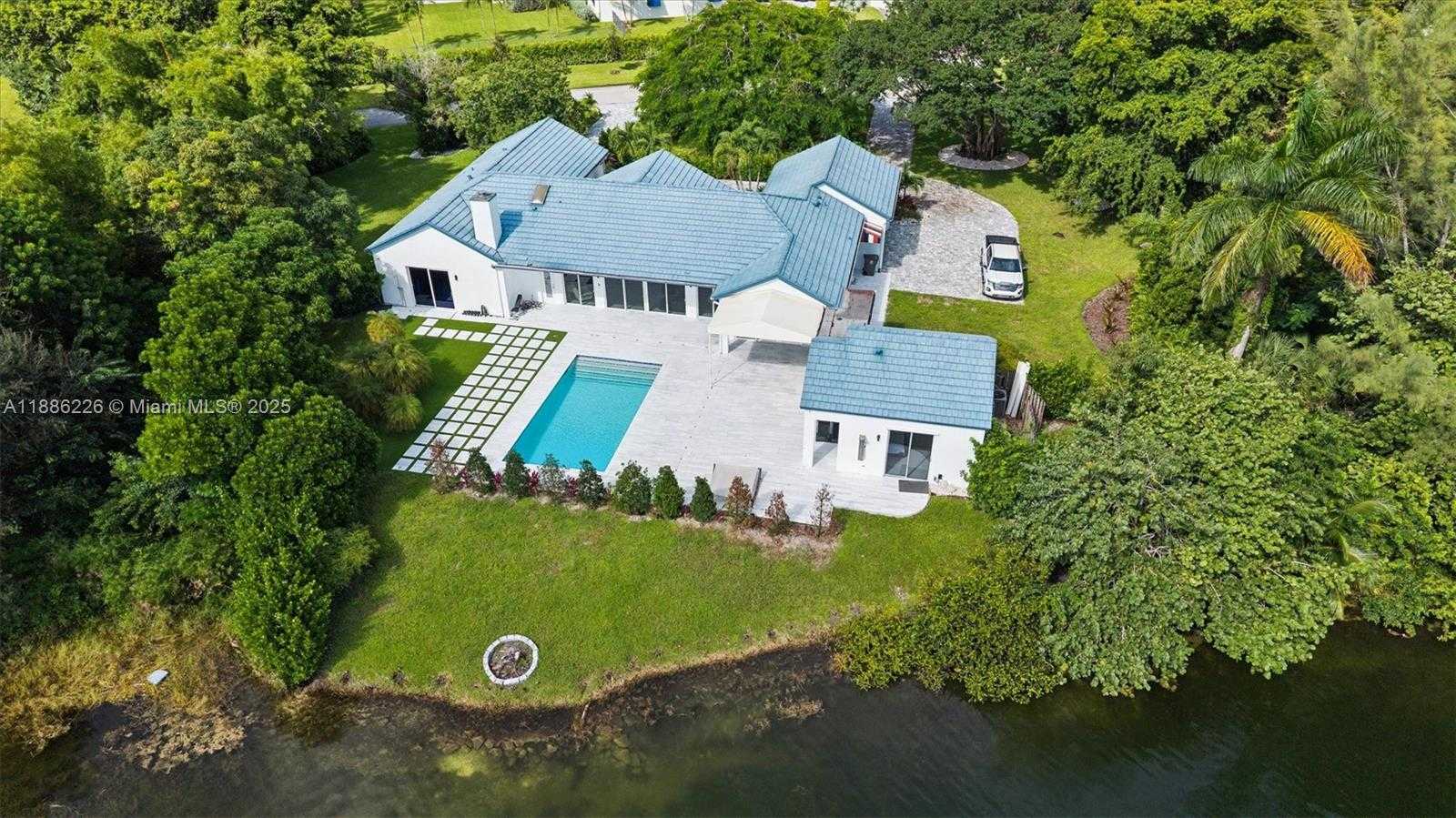 Small Image of 8728 EAST WENDY LN E, West Palm Beach Number 40