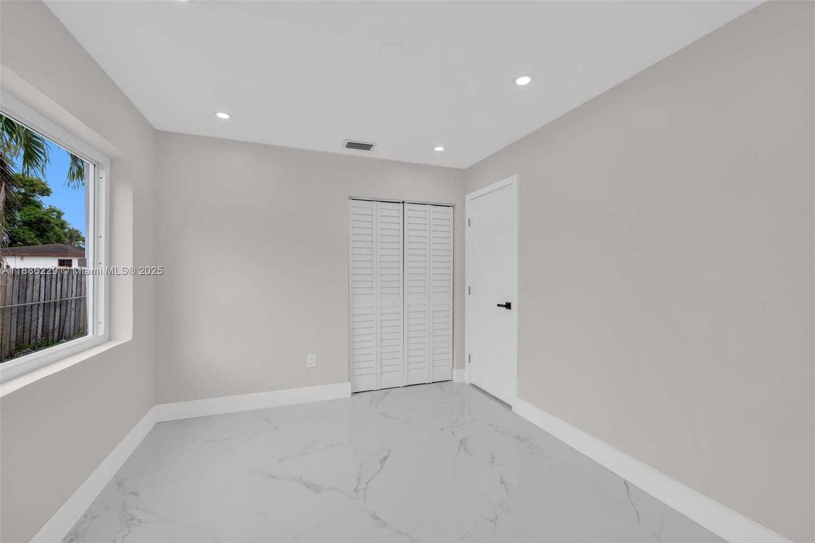 Small Image of 10321 NORTH WEST 32ND PL, Miami Number 23