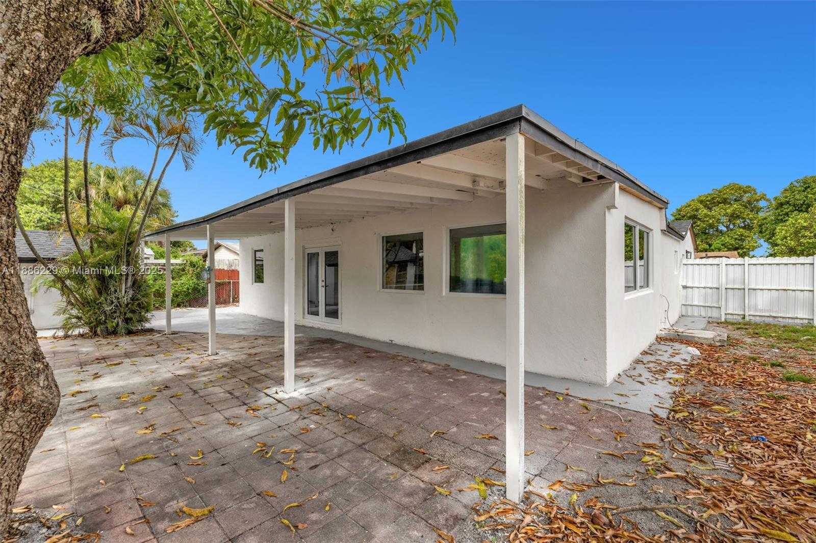 Small Image of 10321 NORTH WEST 32ND PL, Miami Number 30