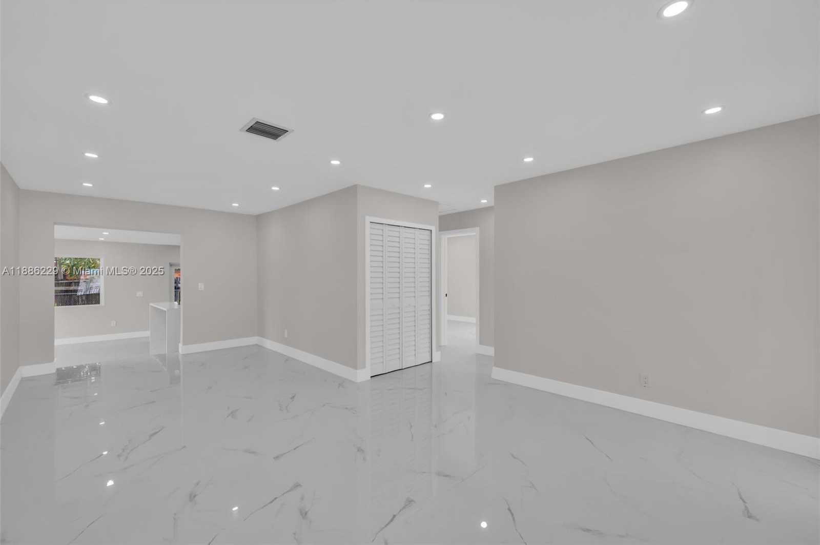 Small Image of 10321 NORTH WEST 32ND PL, Miami Number 6