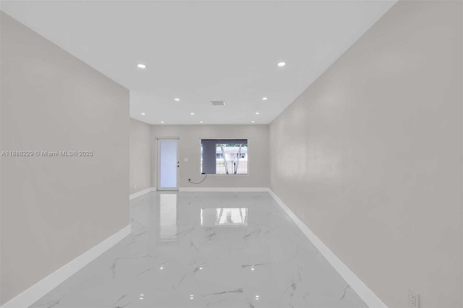 Small Image of 10321 NORTH WEST 32ND PL, Miami Number 8