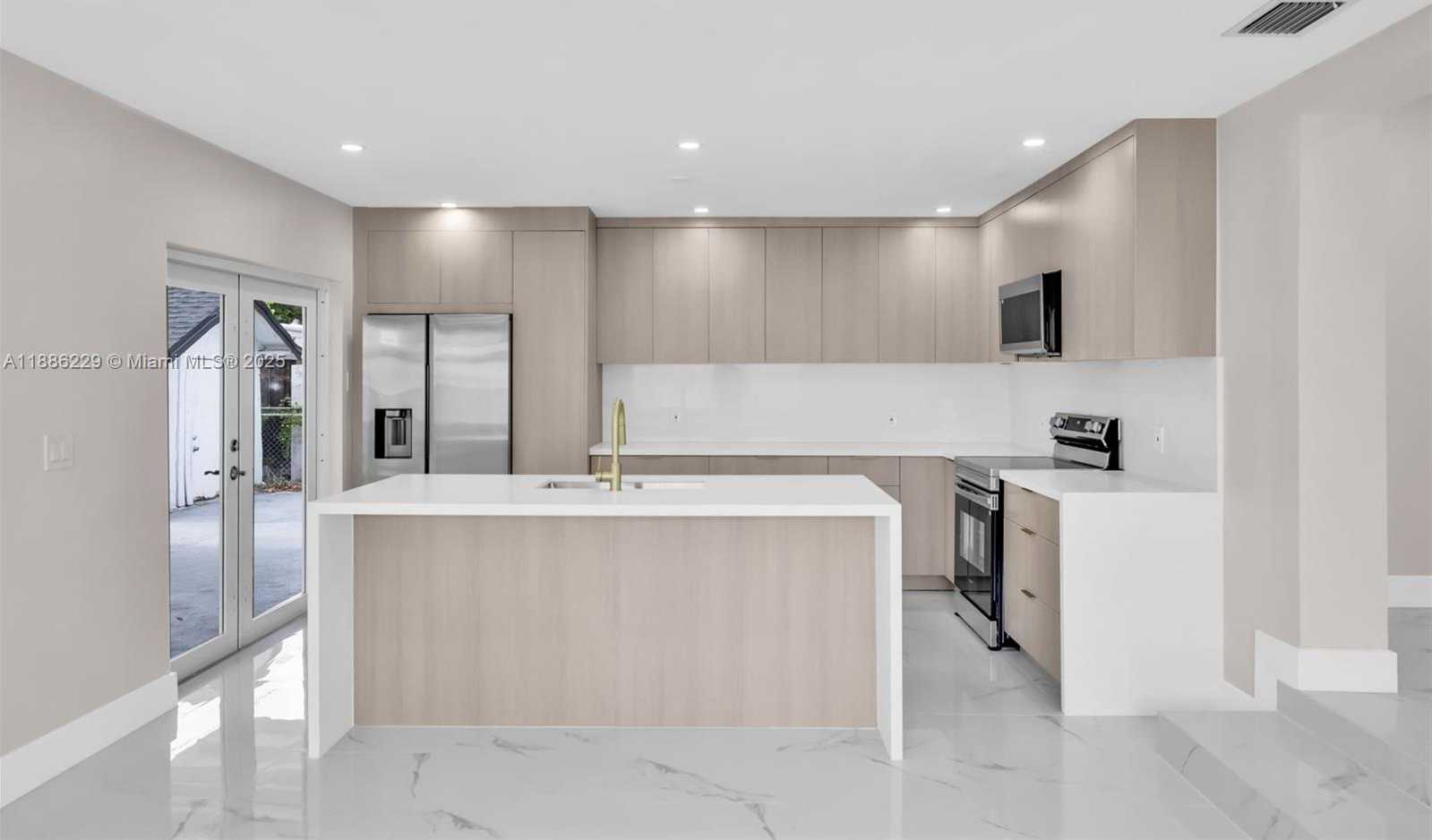 Small Image of 10321 NORTH WEST 32ND PL, Miami Number 9