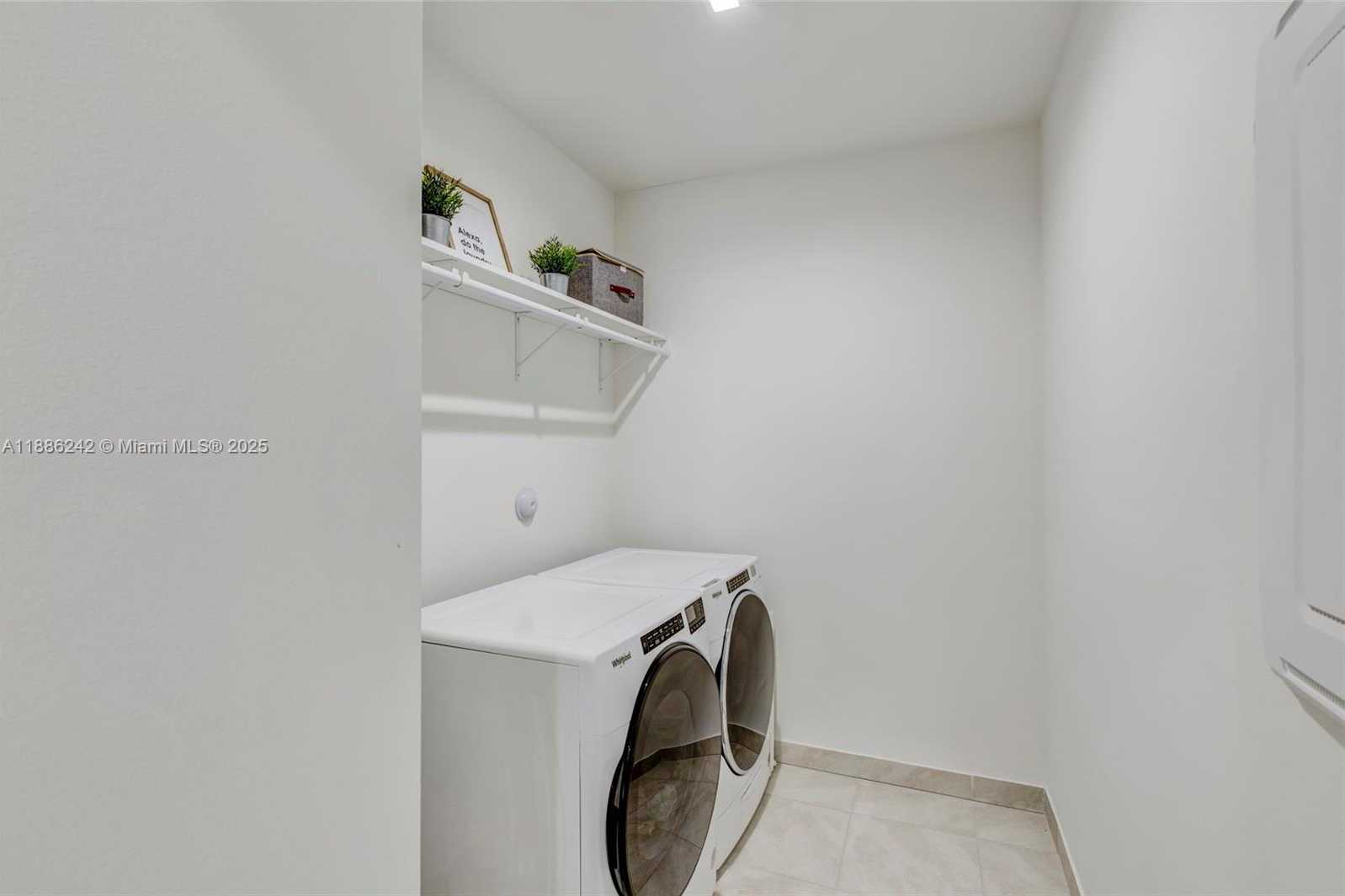 Small Image of 4437 NORTH WEST 80TH CT, Doral Number 19
