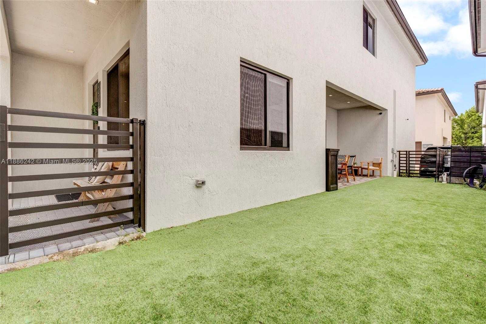 Small Image of 4437 NORTH WEST 80TH CT, Doral Number 23