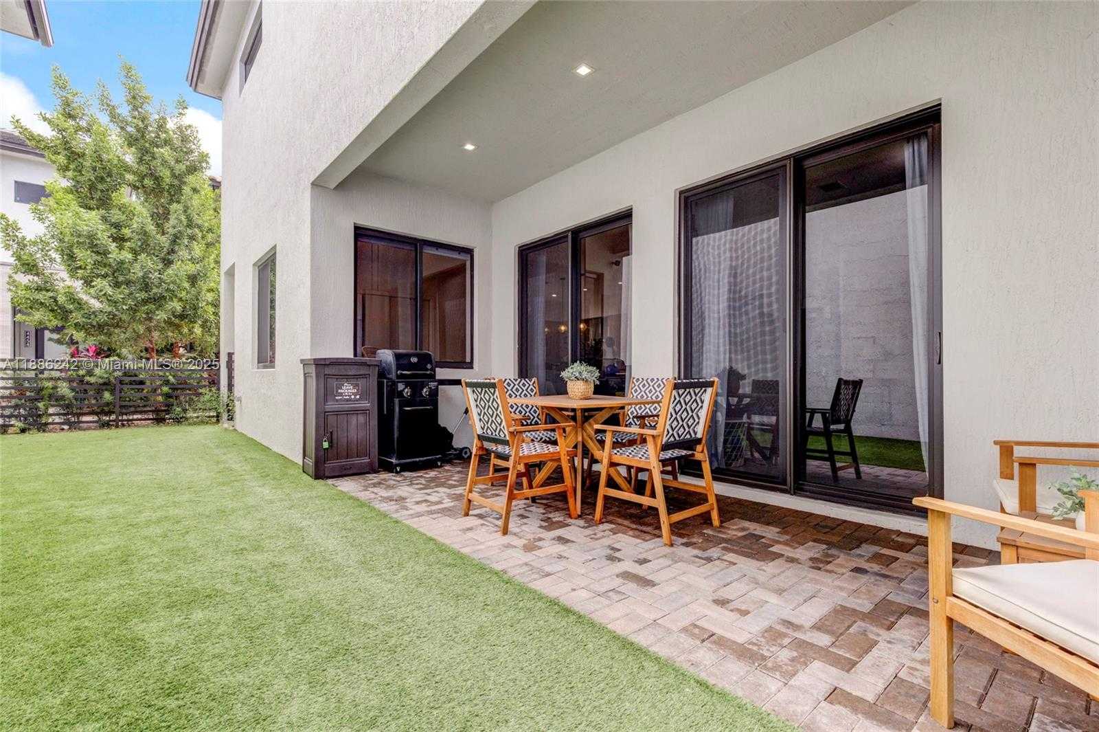Small Image of 4437 NORTH WEST 80TH CT, Doral Number 24