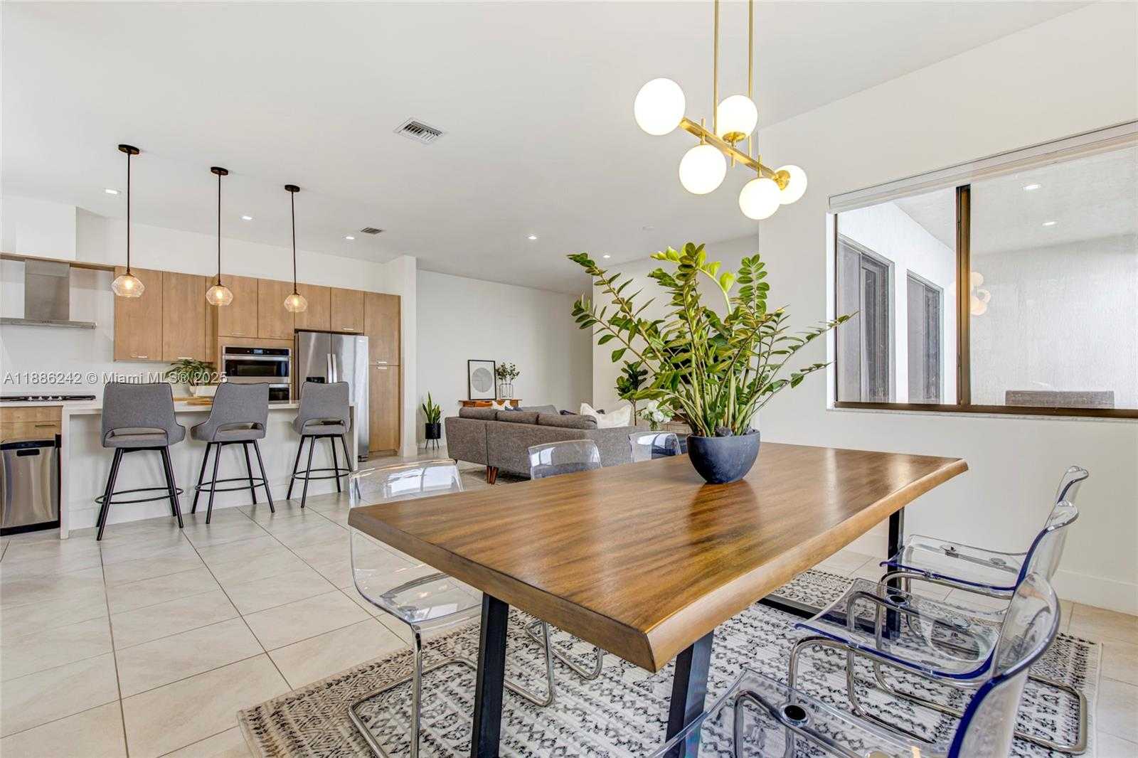 Small Image of 4437 NORTH WEST 80TH CT, Doral Number 4