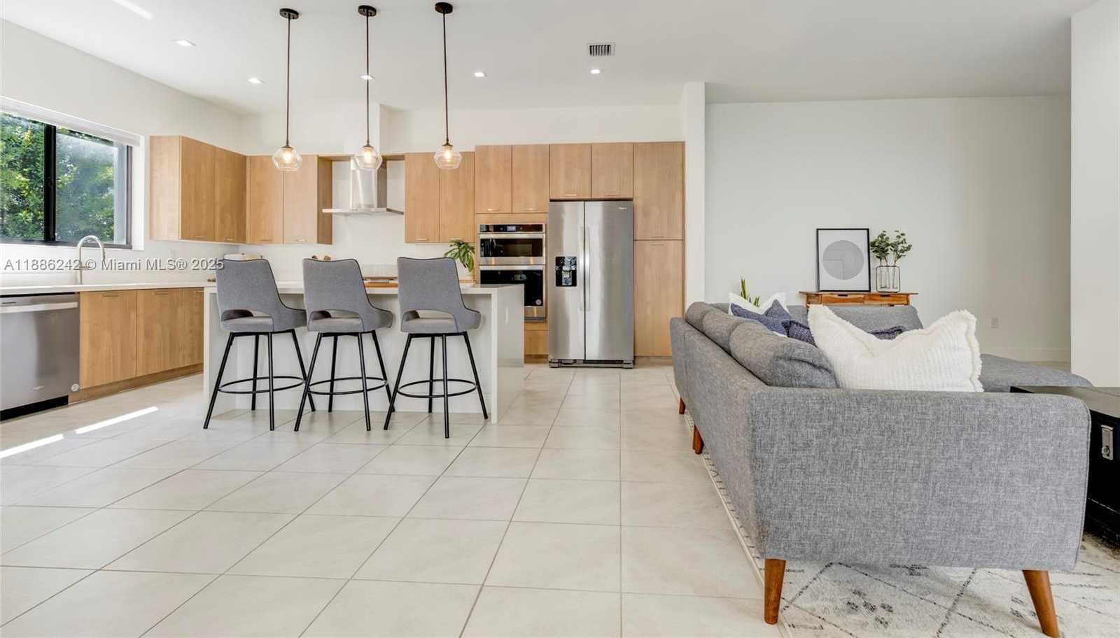 Small Image of 4437 NORTH WEST 80TH CT, Doral Number 5