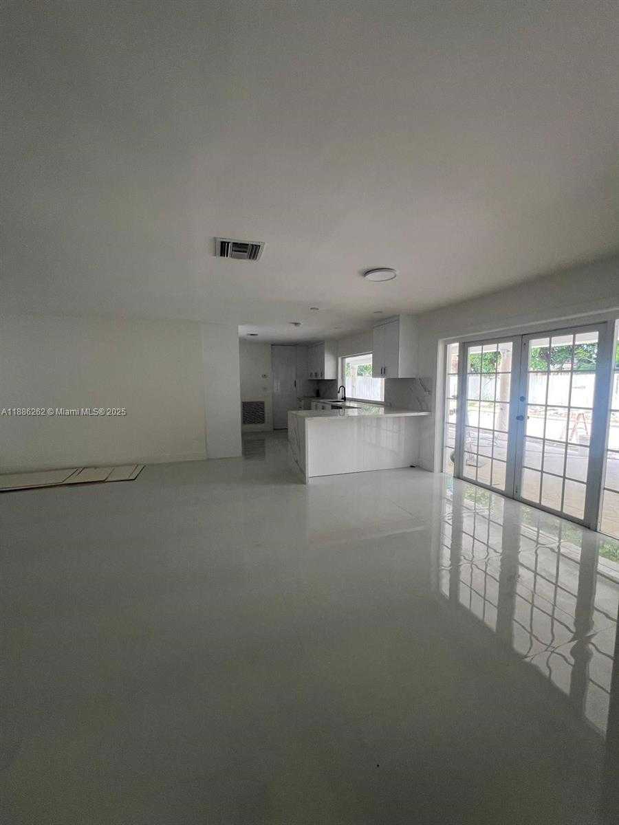 Small Image of 19771 SOUTH WEST 84TH AVE, Cutler Bay Number 4