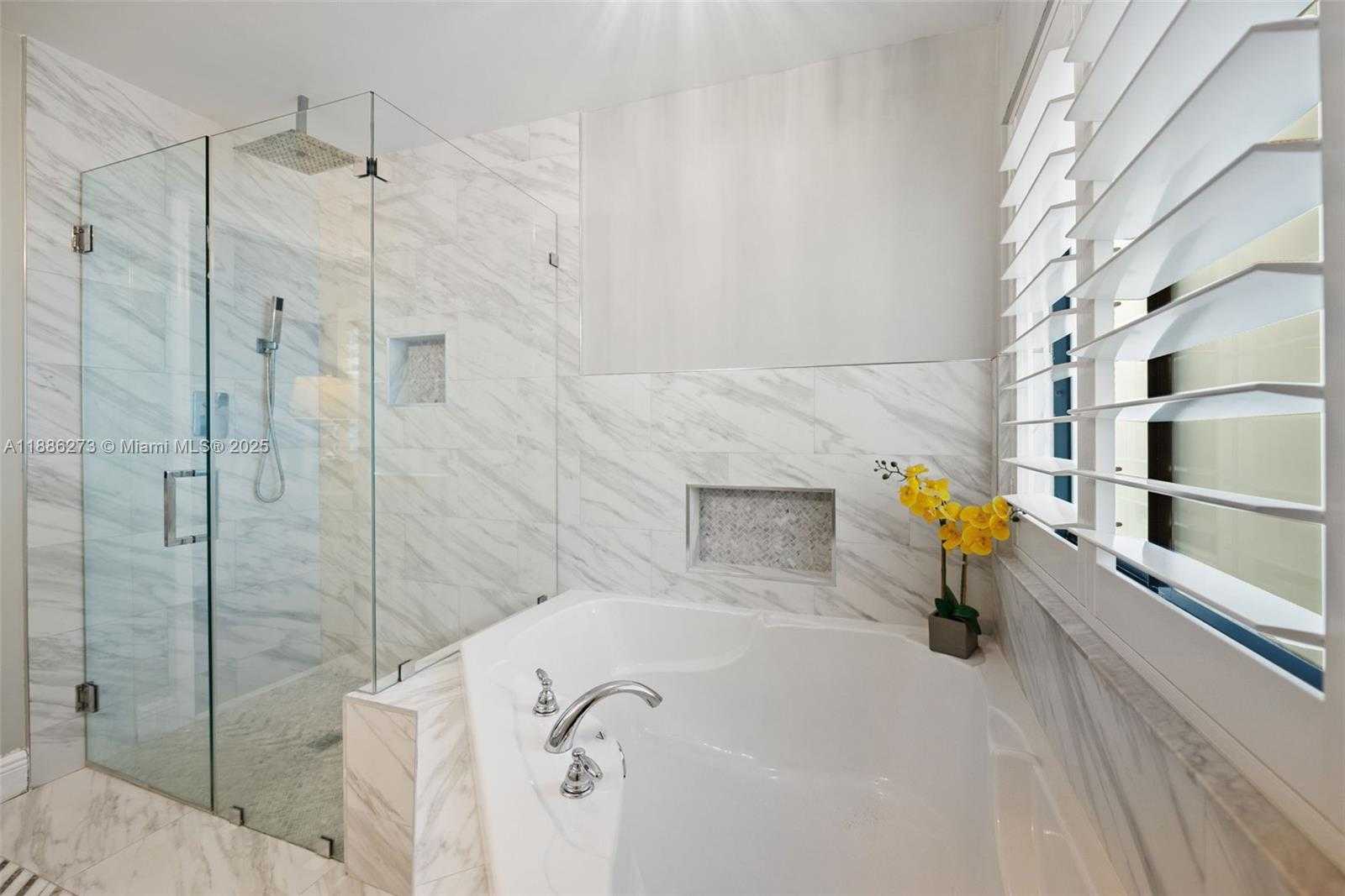 Small Image of 6411 OLDE MOAT WAY, Davie Number 17