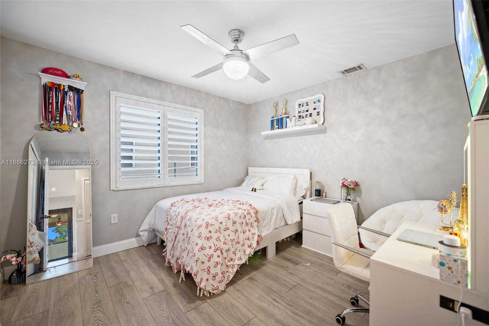 Small Image of 6411 OLDE MOAT WAY, Davie Number 18