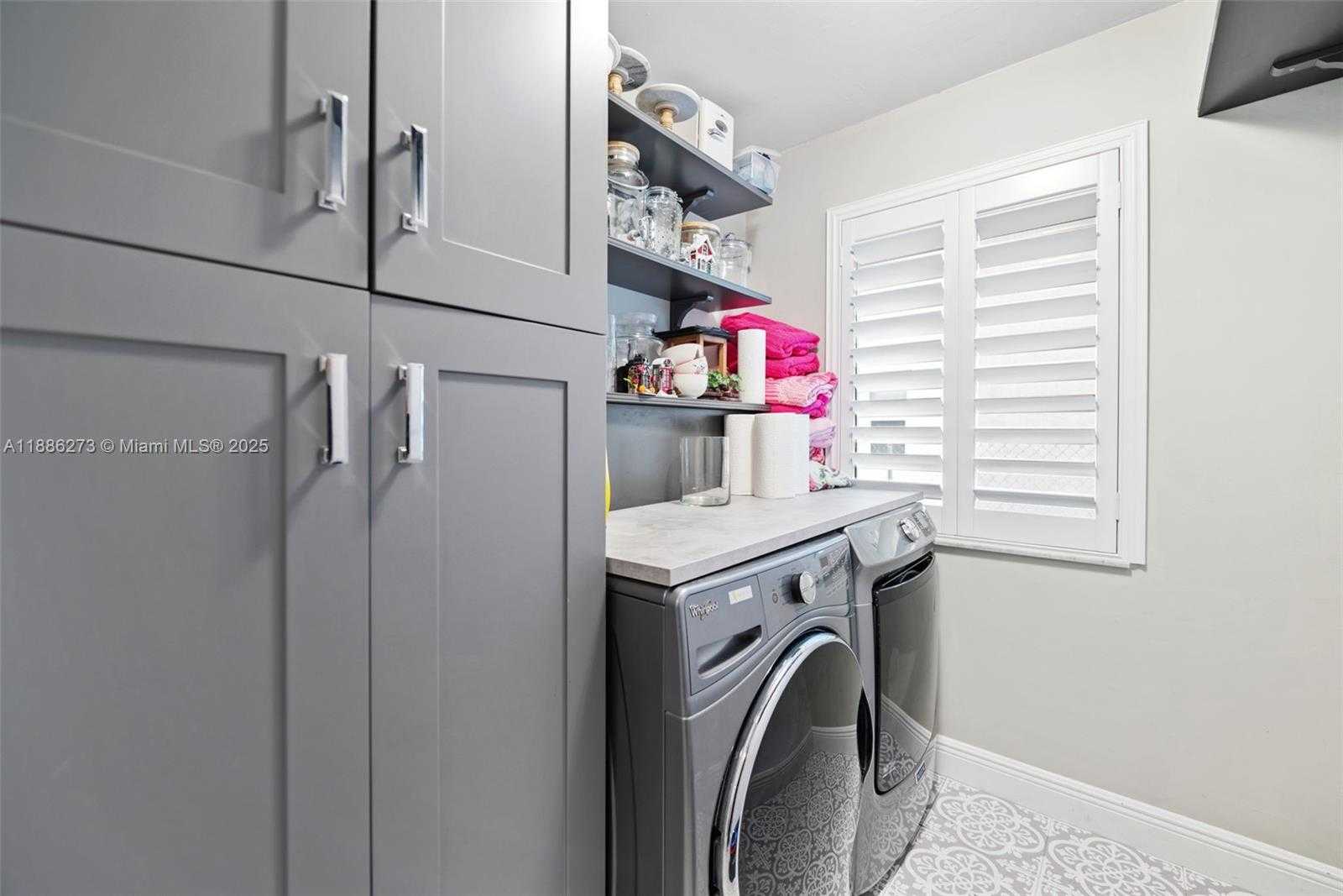 Small Image of 6411 OLDE MOAT WAY, Davie Number 21