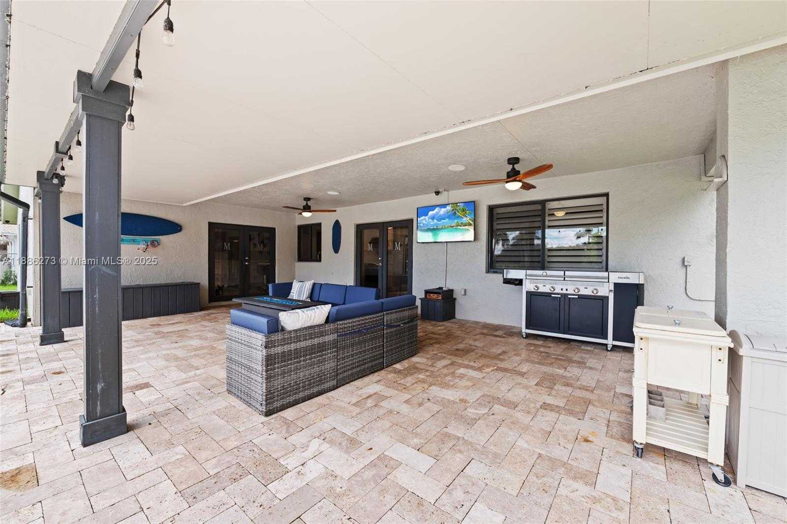 Small Image of 6411 OLDE MOAT WAY, Davie Number 23