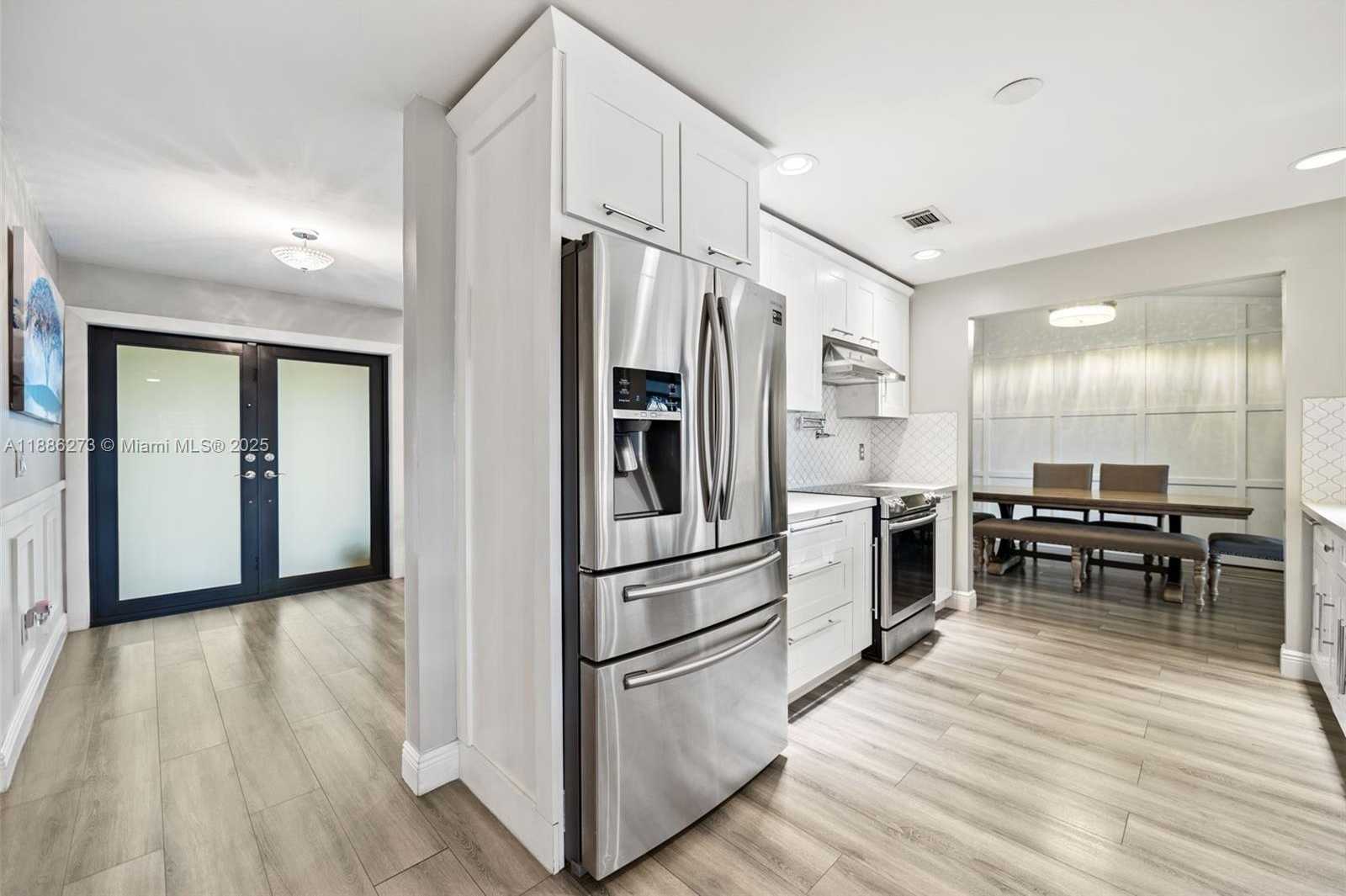 Small Image of 6411 OLDE MOAT WAY, Davie Number 5