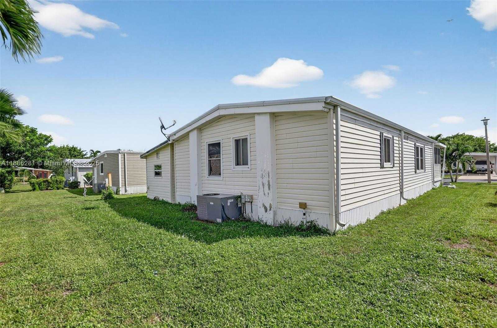 Small Image of 123 NORTH WEST 51ST CT, Deerfield Beach Number 26