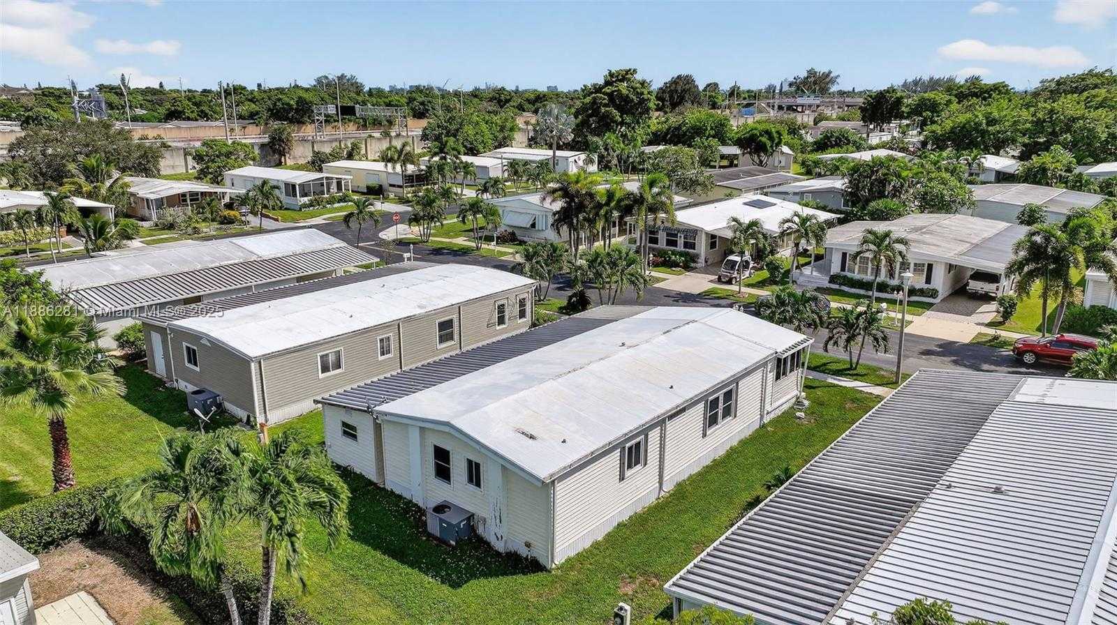 Small Image of 123 NORTH WEST 51ST CT, Deerfield Beach Number 27