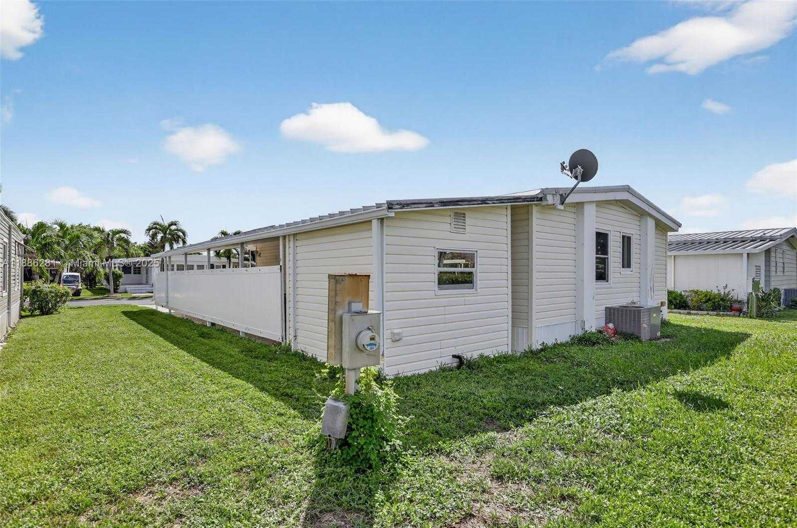 Small Image of 123 NORTH WEST 51ST CT, Deerfield Beach Number 28