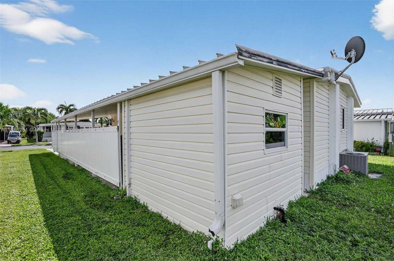 Small Image of 123 NORTH WEST 51ST CT, Deerfield Beach Number 29