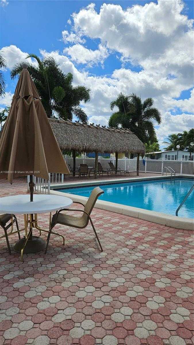 Small Image of 123 NORTH WEST 51ST CT, Deerfield Beach Number 32