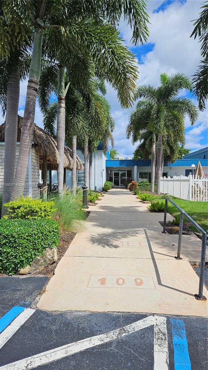 Small Image of 123 NORTH WEST 51ST CT, Deerfield Beach Number 33